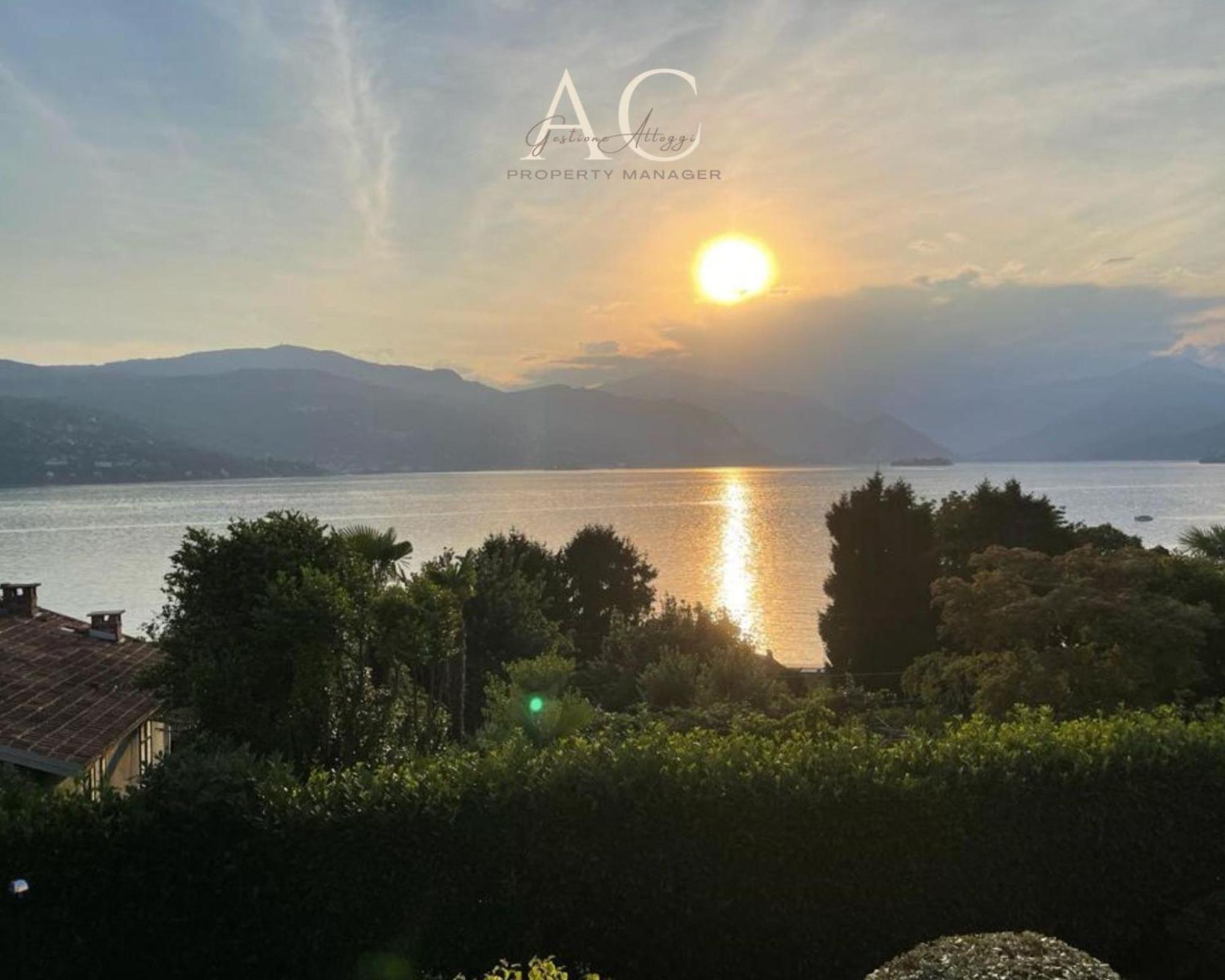 The House On The Lake Reno Di Leggiuno Extérieur photo